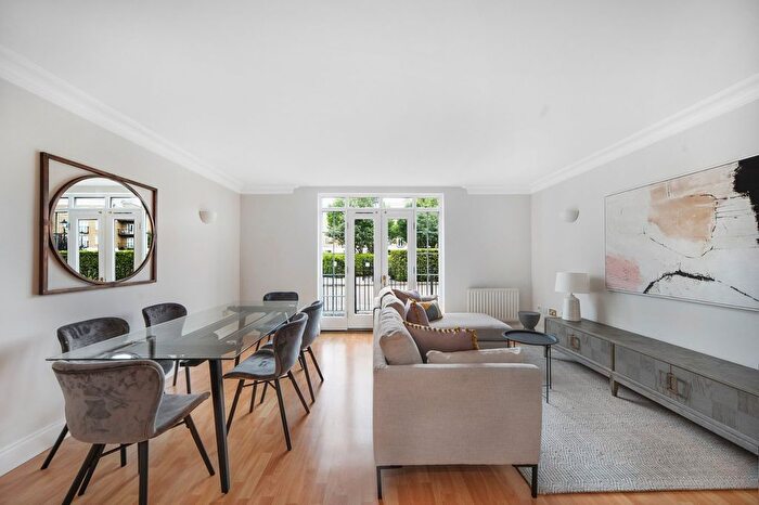 2 Bedroom Flat To Rent In Russell Lodge, Spurgeon Street, SE1