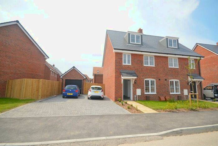 3 Bedroom Semi-Detached House To Rent In Peckham Chase, Eastergate, Chichester, PO20