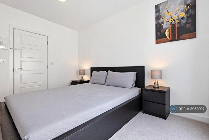 2 Bedroom Flat To Rent In Bawley Court, London, E16