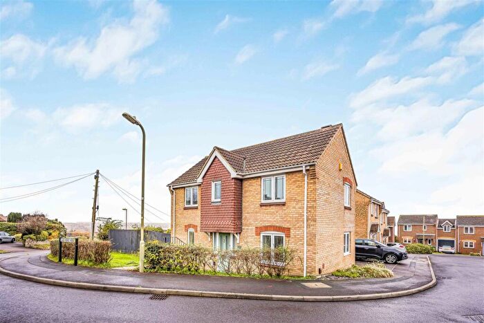3 Bedroom Detached House For Sale In Caer Peris View, Fareham, PO16