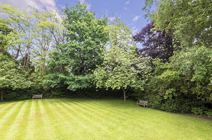 2 Bedroom Apartment To Rent In Kemnal Road, Chislehurst, BR7