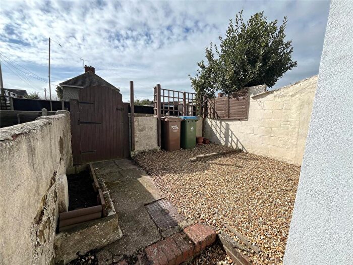 2 Bedroom End Of Terrace House To Rent In Gladstone Terrace, Wick, Littlehampton, West Sussex, BN17