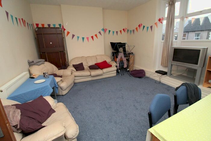 4 Bedroom Flat To Rent In Woodville Road, Cathays, Cardiff CF24