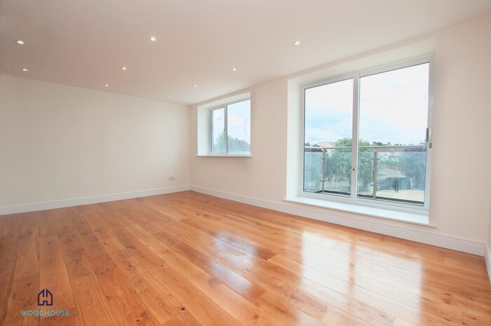 1 Bedroom Flat To Rent In Park Avenue, Bushey WD23