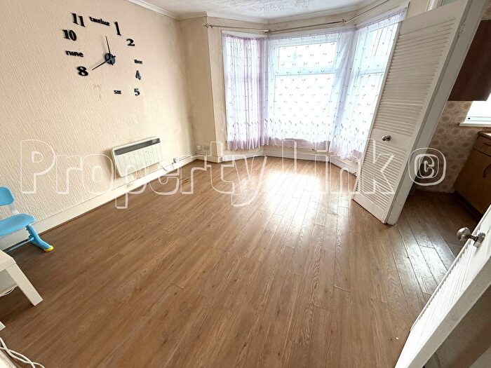 1 Bedroom Flat To Rent In Argyle Road, Ilford, IG1