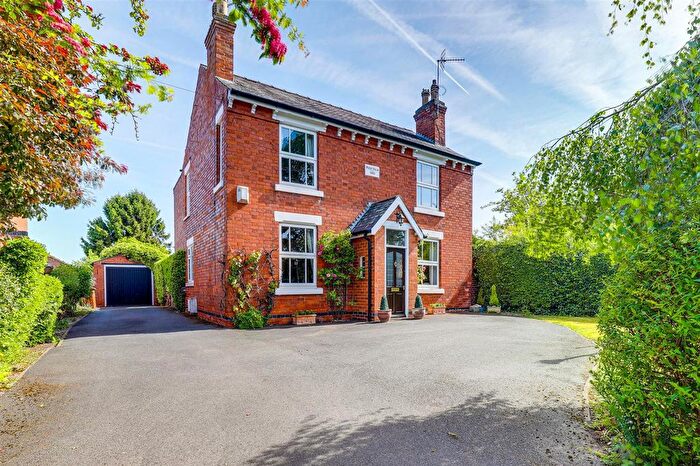 4 Bedroom Detached House For Sale In Lower Kirklington Road, Southwell, NG25