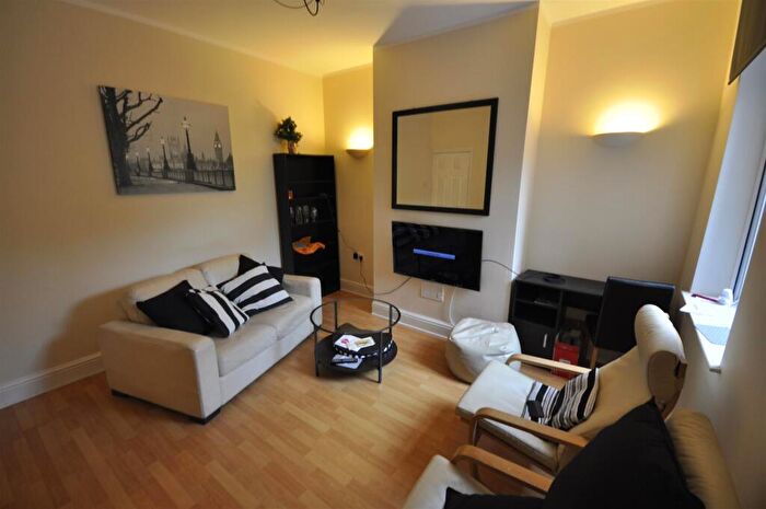 4 Bedroom Terraced House To Rent In Redshaw Street, Derby. - Students /, DE1