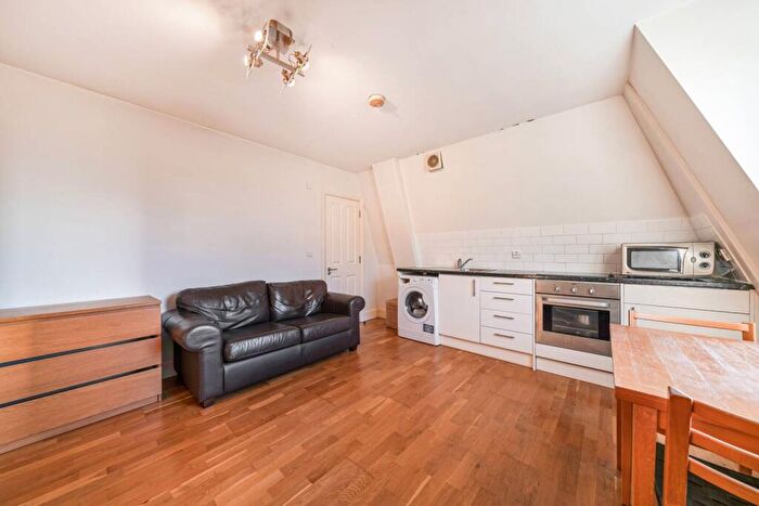 Studio To Rent In Belsize Park, Belsize Park, London, NW3