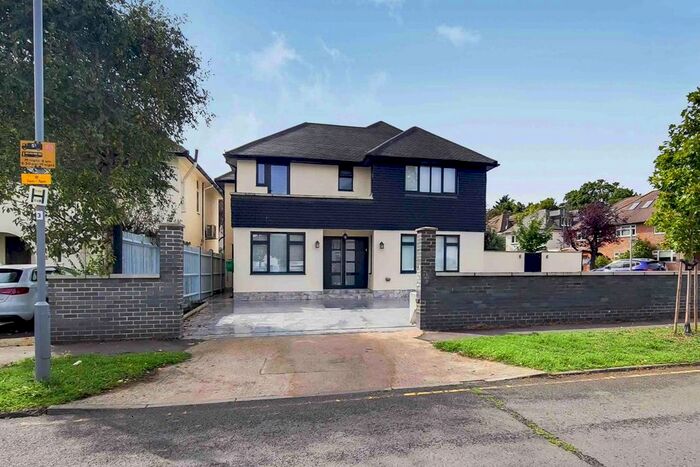 5 Bedroom Detached House To Rent In Derwent Avenue, London, SW15