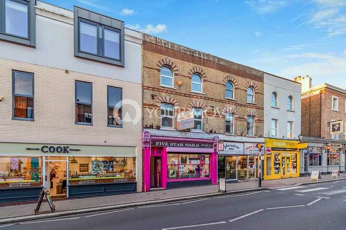 1 Bedroom Apartment To Rent In Victoria Road, Surbiton, Surrey, KT6