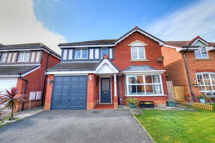4 Bedroom Detached House For Sale In Rhodfa Padarn, Prestatyn, LL19