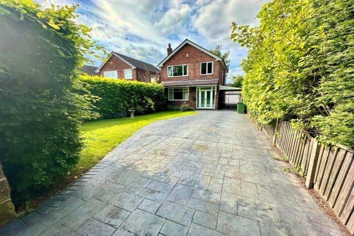 3 Bedroom Property To Rent In Grove Lane, Altrincham, WA15