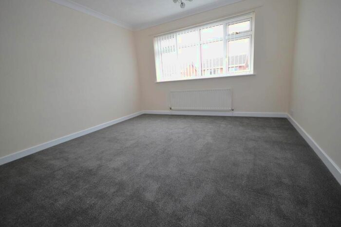 3 Bedroom Detached House To Rent In Davis Avenue, Castleford, WF10