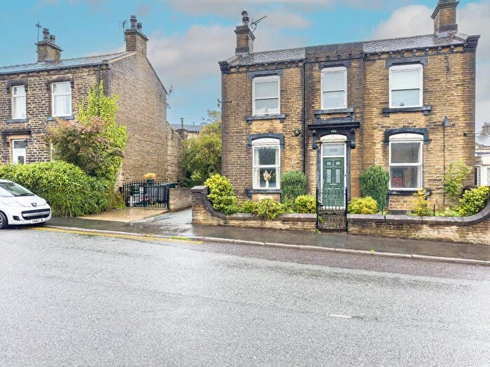 5 Bedroom Detached House For Sale In Cleckheaton Road, Oakenshaw, BD12