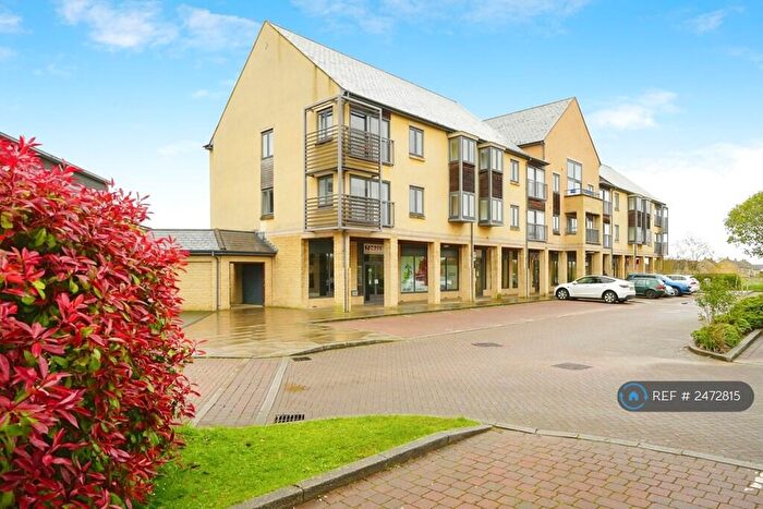 2 Bedroom Flat To Rent In Thornhill Close, Carterton, OX18