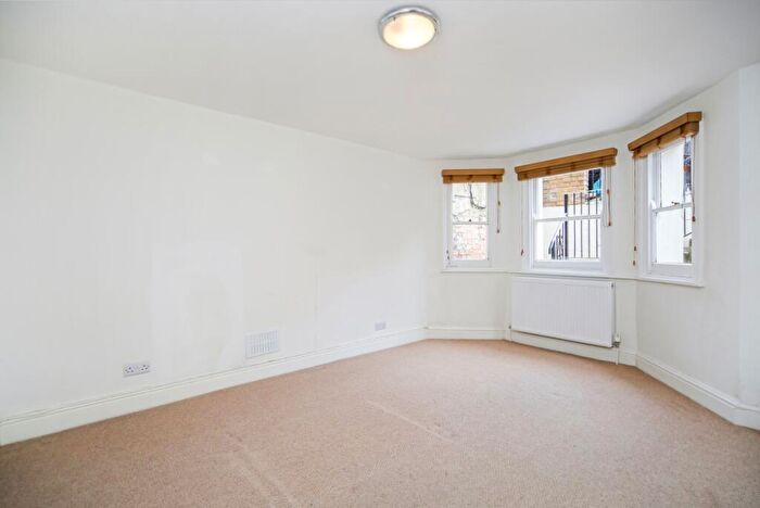 2 Bedroom Apartment To Rent In Monnery Road, London, N19