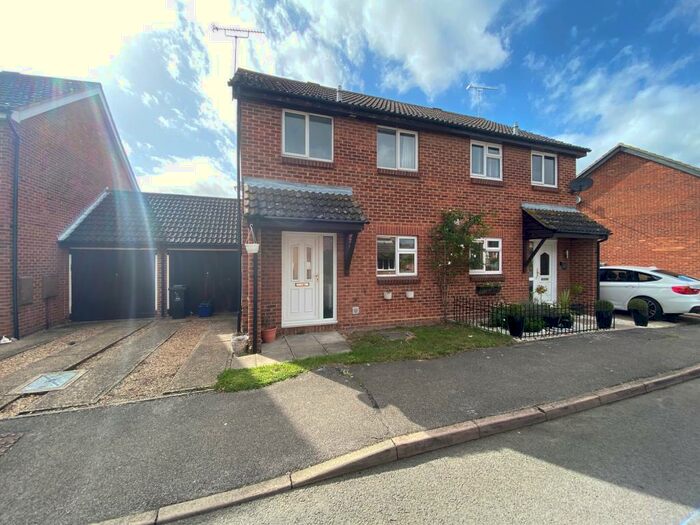 3 Bedroom Semi-Detached House To Rent In Coopers Avenue, Heybridge, CM9