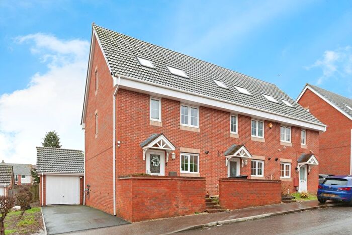 3 Bedroom Semi-Detached House For Sale In Fencote Road, Hamilton, Leicester, Leicestershire, LE5