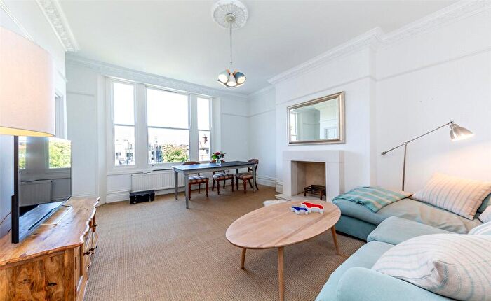 2 Bedroom Apartment To Rent In Bloomfield Road, N6