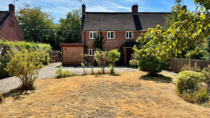 3 Bedroom Semi-Detached House For Sale In Lambourn Road, Speen, Newbury, RG20