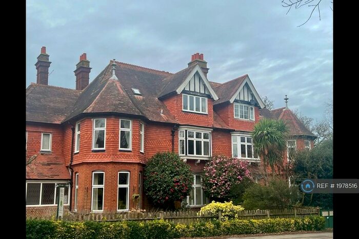 2 Bedroom Flat To Rent In Tan Tany, Lyndhurst, SO43