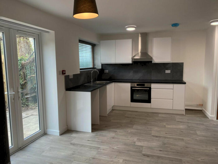 2 Bedroom Apartment To Rent In Quiet Apartment In The Centre Of Cherry Hinton, Cambridge, Cambridgeshire, CB1