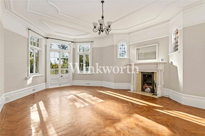 4 Bedroom Terraced House For Sale In Fox Lane, London, N13