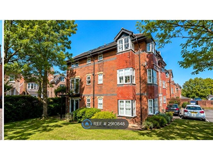 2 Bedroom Flat To Rent In Ashdown House, Guildford, GU1