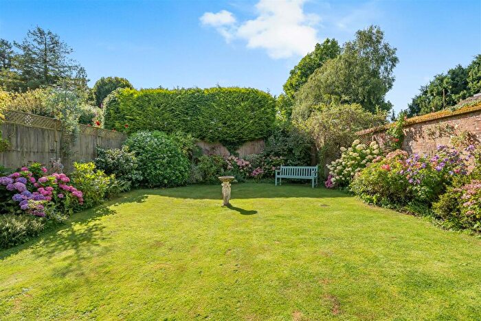 4 Bedroom Detached House For Sale In Red House Court, Rogate, GU31