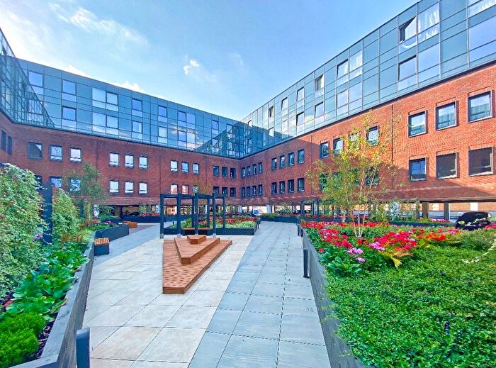 1 Bedroom Flat To Rent In Pembroke Broadway, Camberley, Surrey, GU15