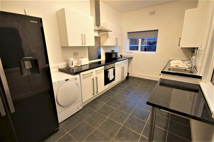 4 Bedroom Terraced House To Rent In Bolingbroke Road, Coventry, CV3