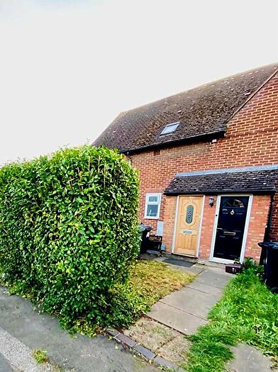 1 Bedroom Flat To Rent In Northfields, Dunstable, LU5