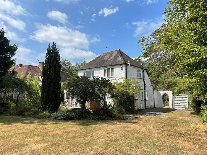 3 Bedroom Detached House For Sale In The Park, Great Bookham, KT23