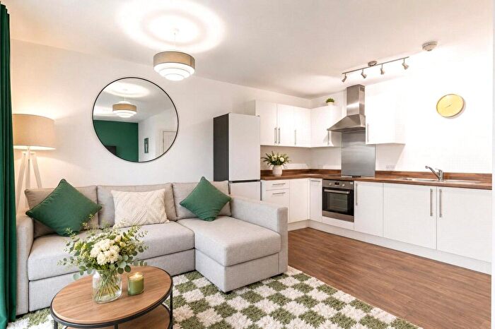 1 Bedroom Apartment For Sale In Hackwood House, Kingman Way, Newbury, Berkshire, RG14