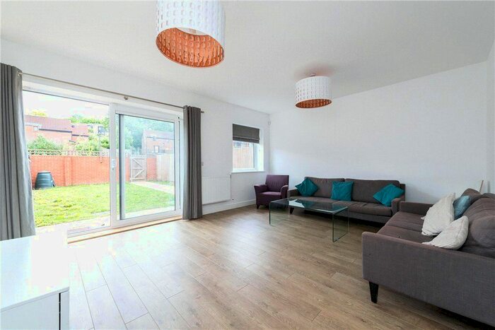 4 Bedroom Detached House To Rent In Valley Road, Streatham, London SW16