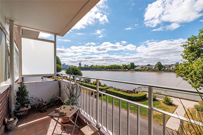 2 Bedroom Flat For Sale In Ranelagh Gardens, London, SW6
