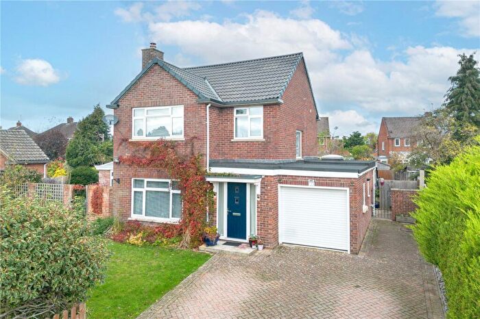 3 Bedroom Detached House For Sale In Jackson Close, Devizes, Wiltshire, SN10