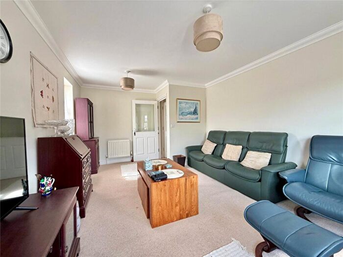 2 Bedroom Apartment For Sale In Upperton Road, Eastbourne, East Sussex, BN21