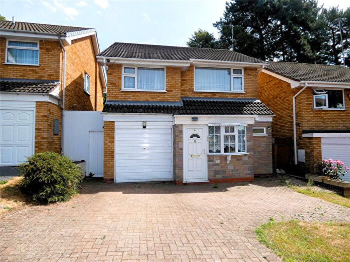 3 Bedroom Detached House For Sale In Pineview, Birmingham, West Midlands, B31