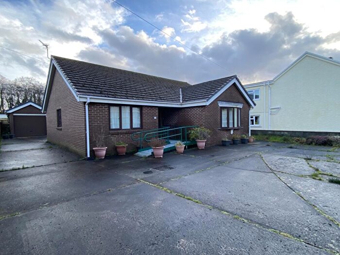 3 Bedroom Bungalow For Sale In Heol Cae Gurwen, Gwaun Cae Gurwen, Ammanford, Carmarthenshire., SA18
