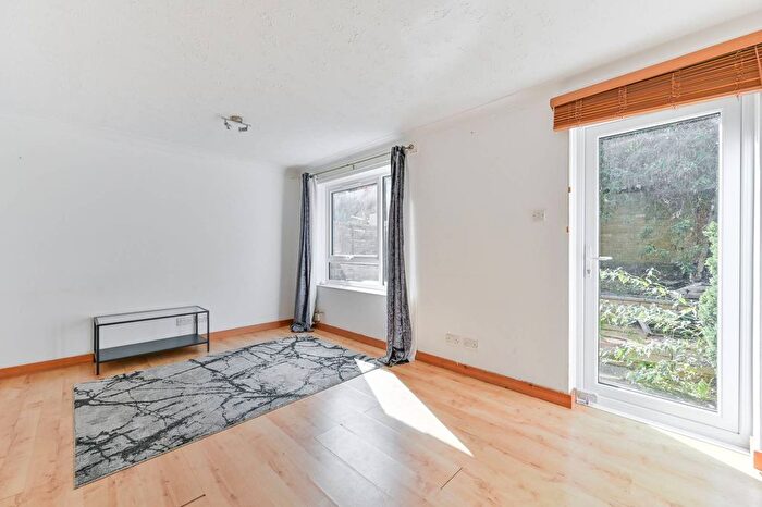 3 Bedroom Terraced House To Rent In Beverley Road, Anerley, London, SE20