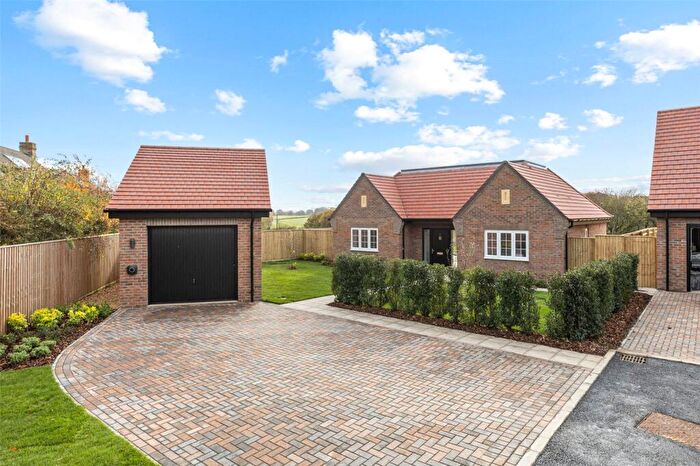 2 Bedroom Bungalow For Sale In Bowbrook Copse, Charter Alley, RG26