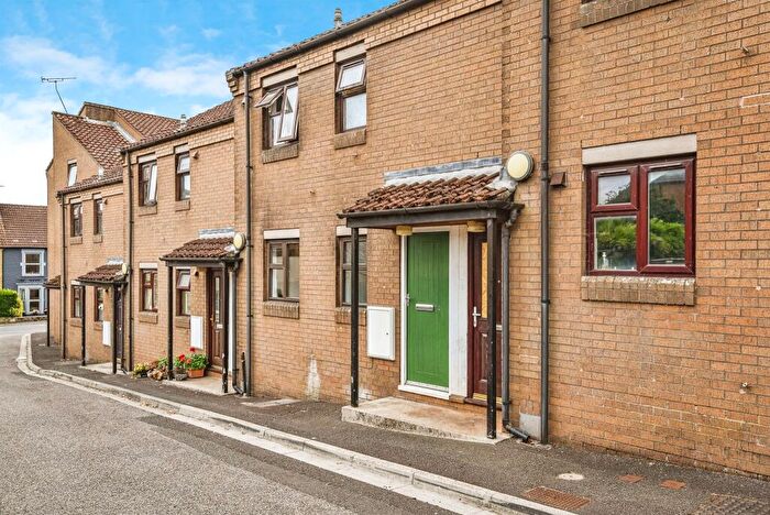 1 Bedroom Flat For Sale In Cranmore Court, Frome, BA11