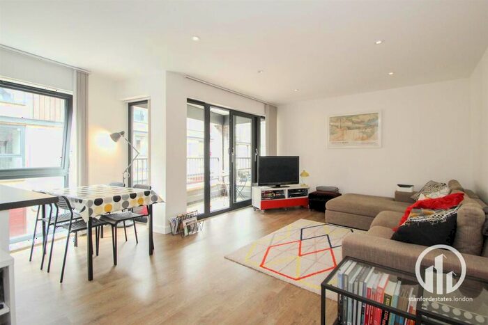 2 Bedroom Flat To Rent In Chiltonian Mews, Hither Green, London, SE13