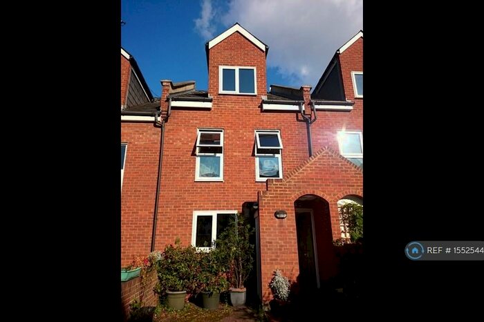 4 Bedroom Terraced House To Rent In Mayfield Road, London, N8