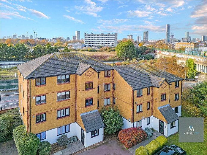 1 Bedroom Flat To Rent In Alan Hocken Way, London, E15