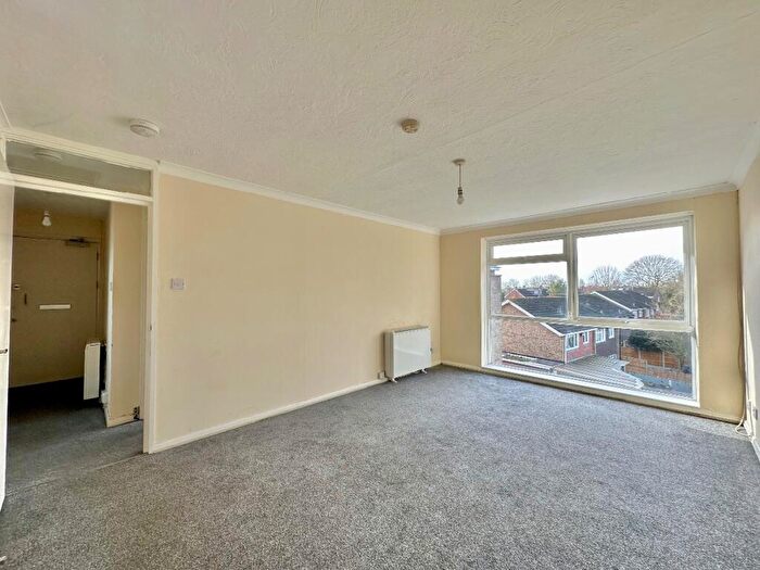 1 Bedroom Flat For Sale In Holdbrook Way, Romford, RM3