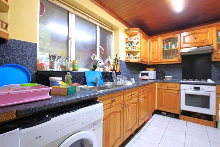 4 Bedroom Terraced House To Rent In Queenswood Avenue, Hounslow, TW3