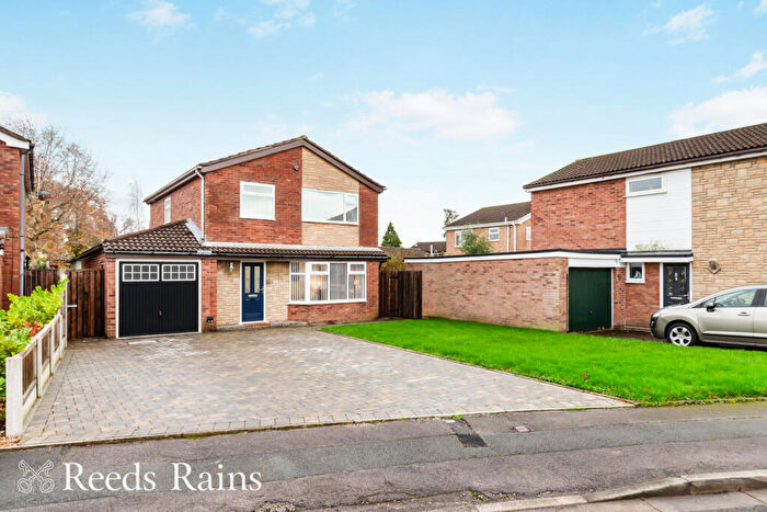 3 Bedroom Detached House For Sale In Long Close, Leyland, Lancashire, PR26