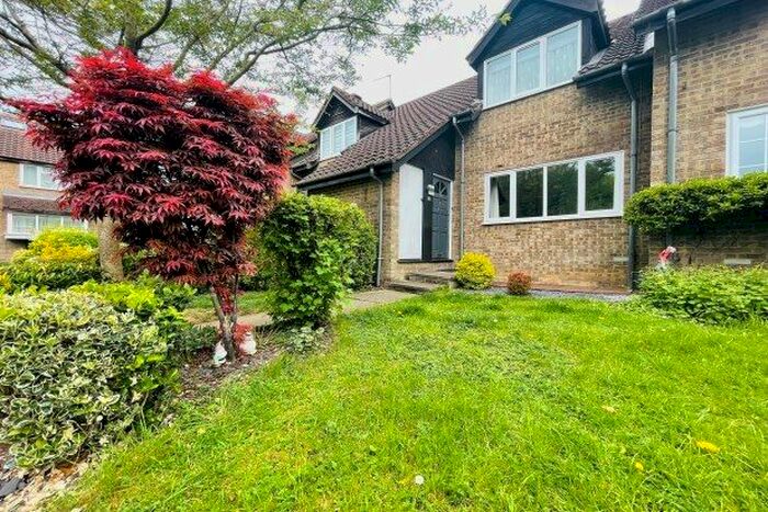 1 Bedroom Property To Rent In Mahon Close, Enfield, EN1
